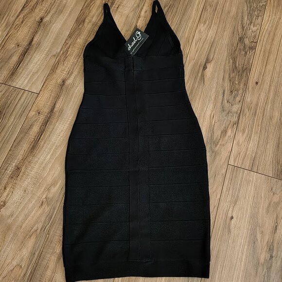 Rachael G. Stretch Black V-Neck Strappy Dress in Front and Back - Picture 7 of 12